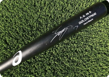 Autographed game used shohei Ohtani bat